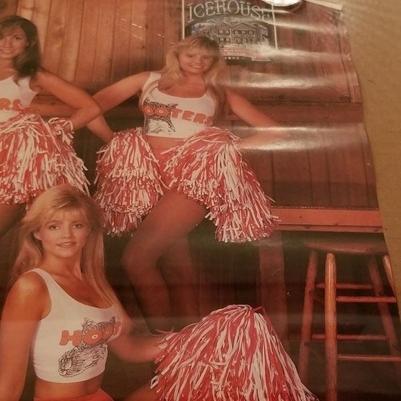 1994 Hooters Cheerleaders NFL Schedule Poster - Picture 4 of 7